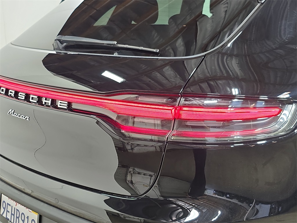 2023 Porsche Macan T photo 29