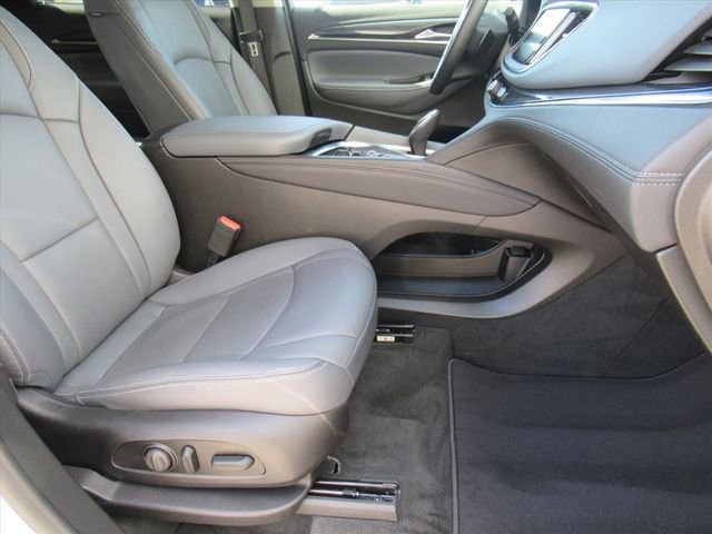 2018 Buick Enclave Essence photo 9
