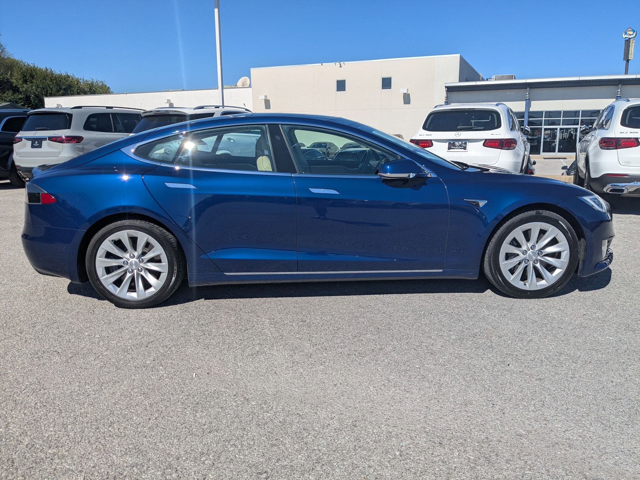 2017 Tesla Model S 60 photo 4