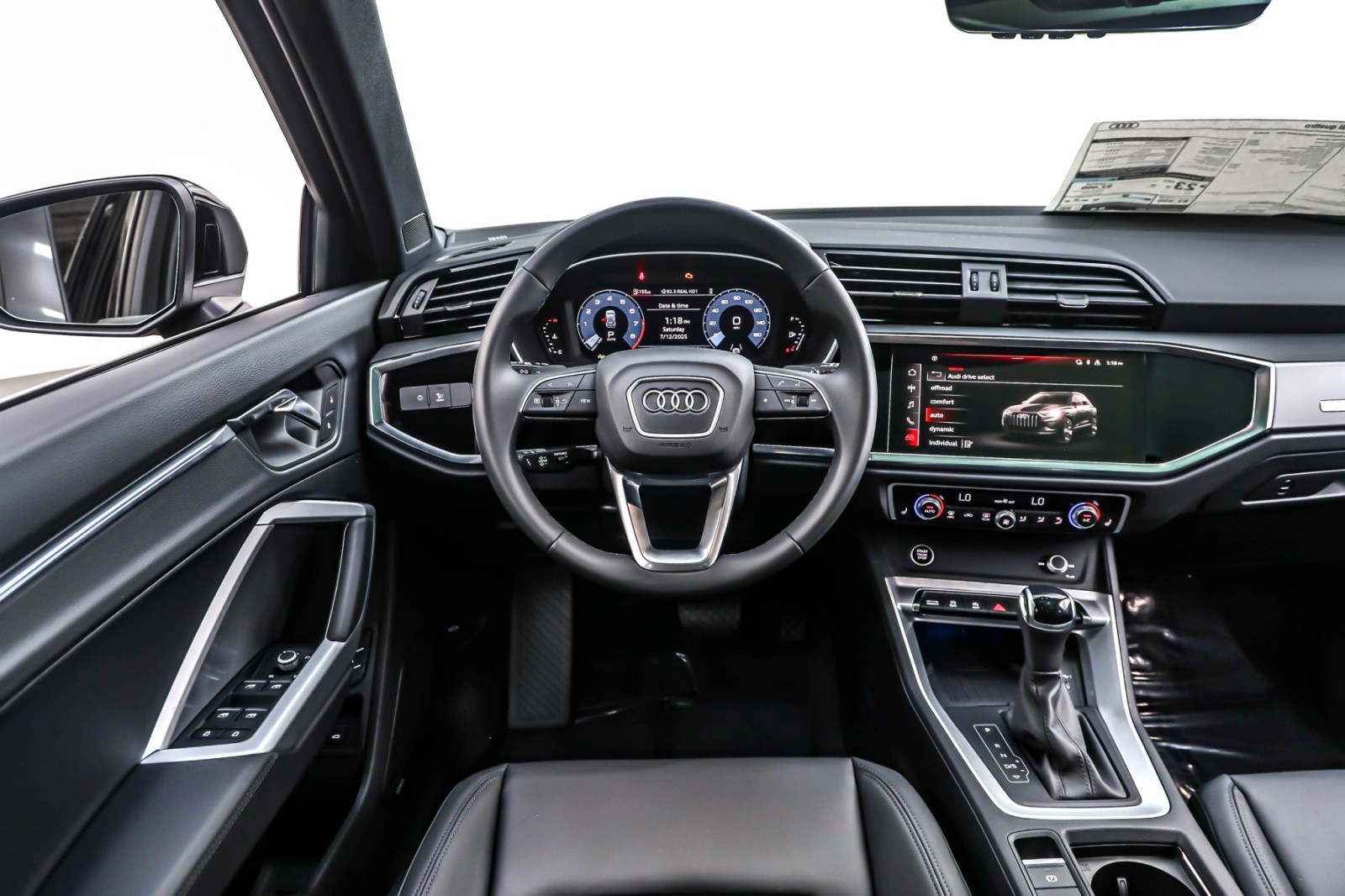 2025 Audi Q3 S line Premium Plus 45 TFSI photo 4