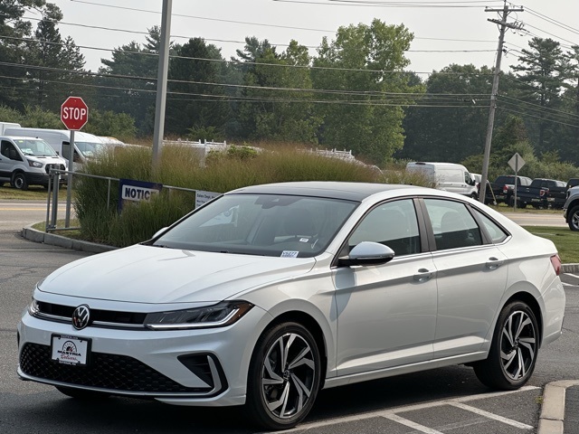 2025 Volkswagen Jetta 1.5T SEL photo 4