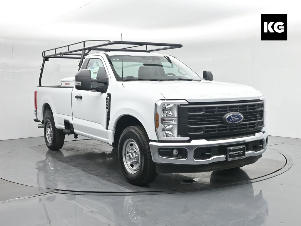 2025 Ford F-250 Super Duty XL's photo