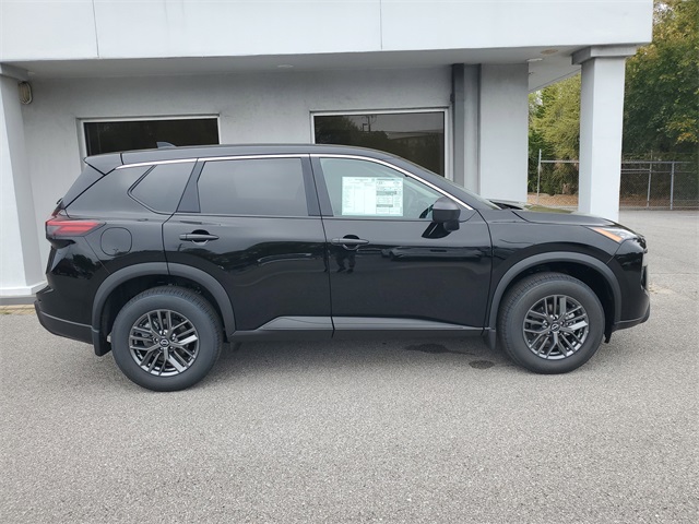 2025 Nissan Rogue S photo 2