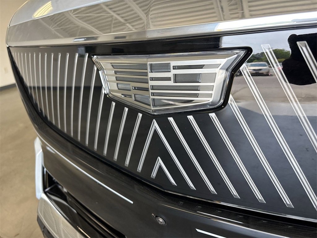 2025 Cadillac Escalade IQ Luxury photo 31