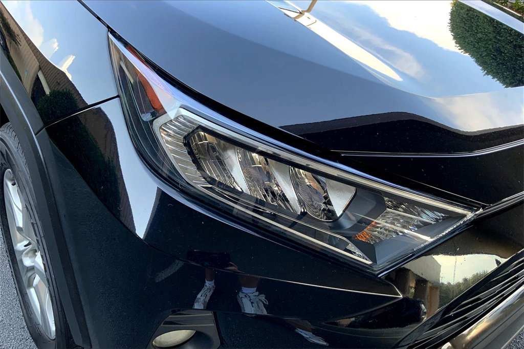 2021 Toyota RAV4 XLE photo 26