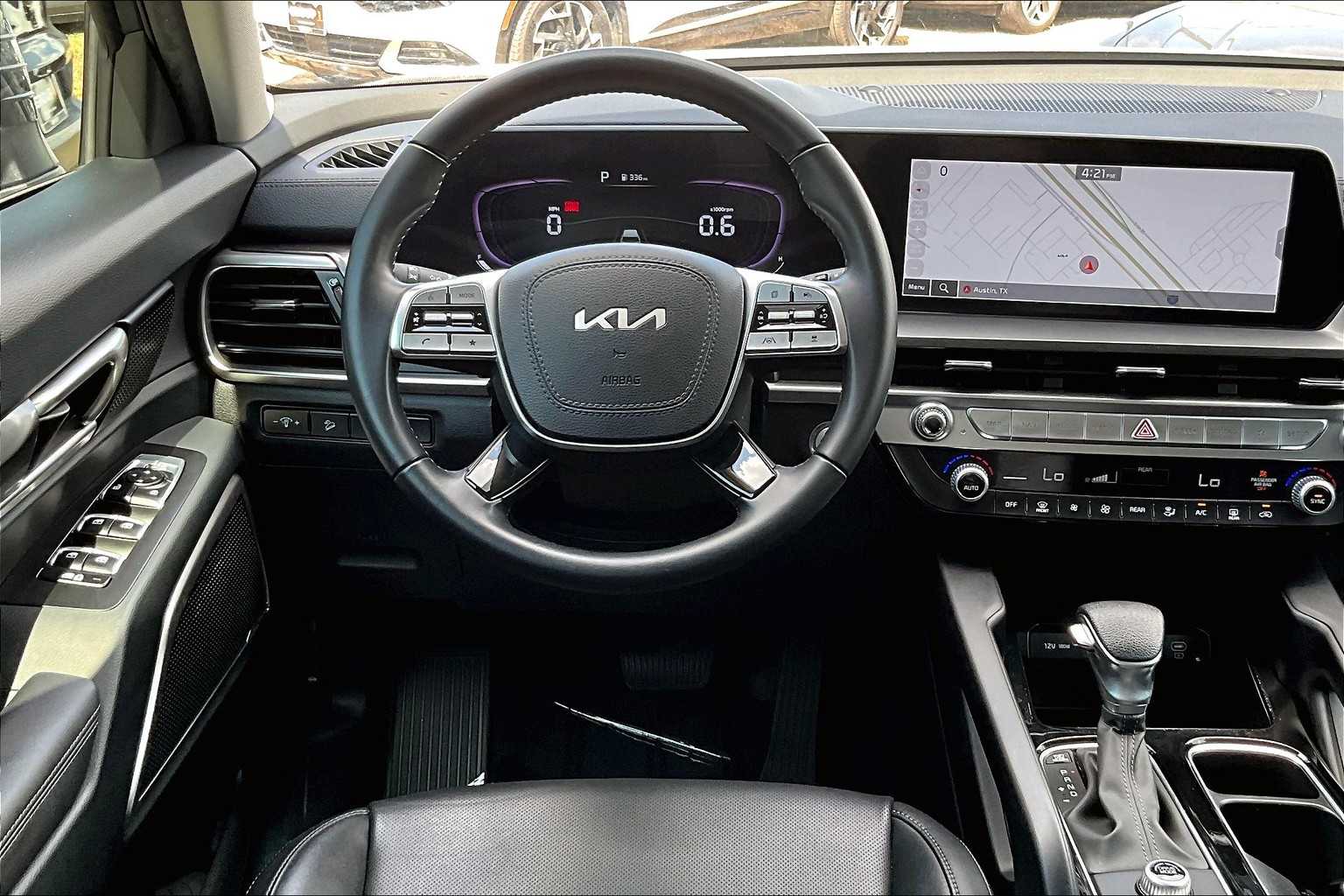 2024 Kia Telluride LX photo 5