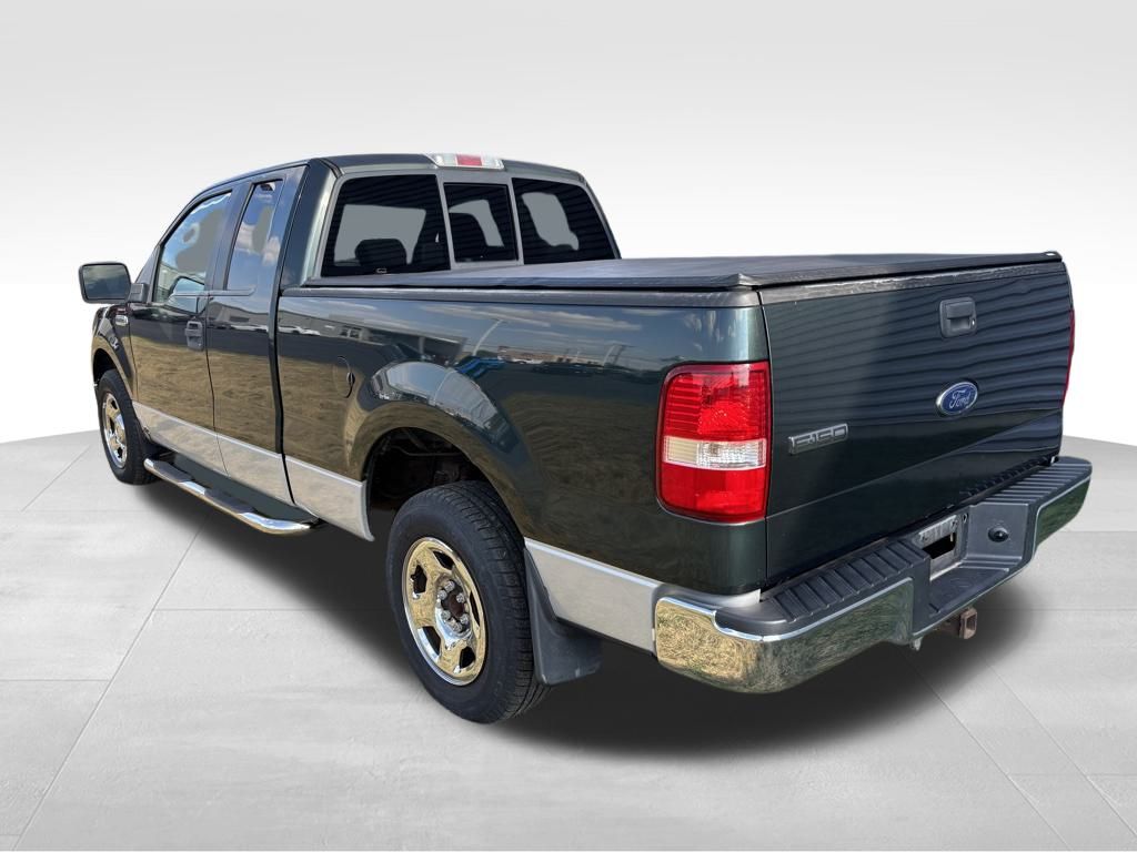 2005 Ford F-150 XLT photo 2