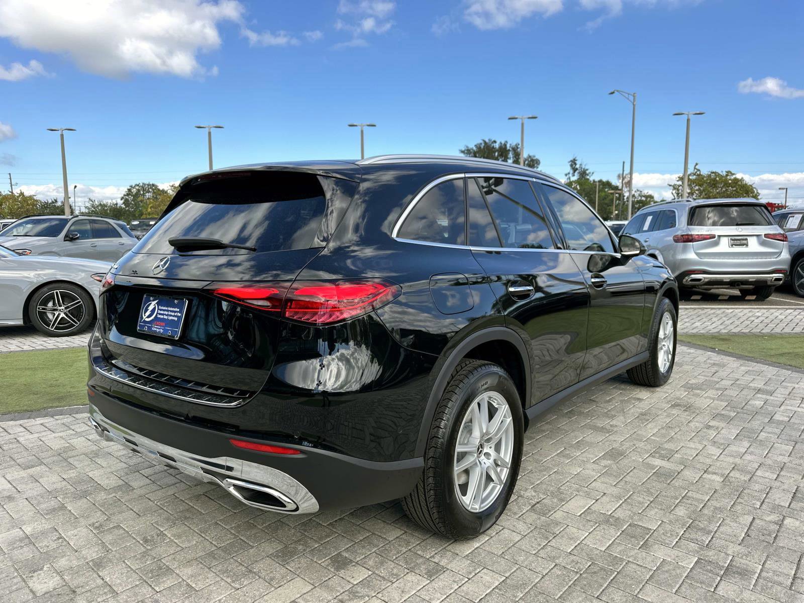 2026 Mercedes Benz GLC 300 photo 4