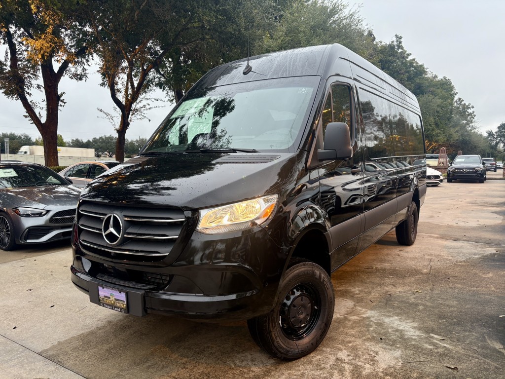 2026 Mercedes-Benz Sprinter Cargo Van Base's photo