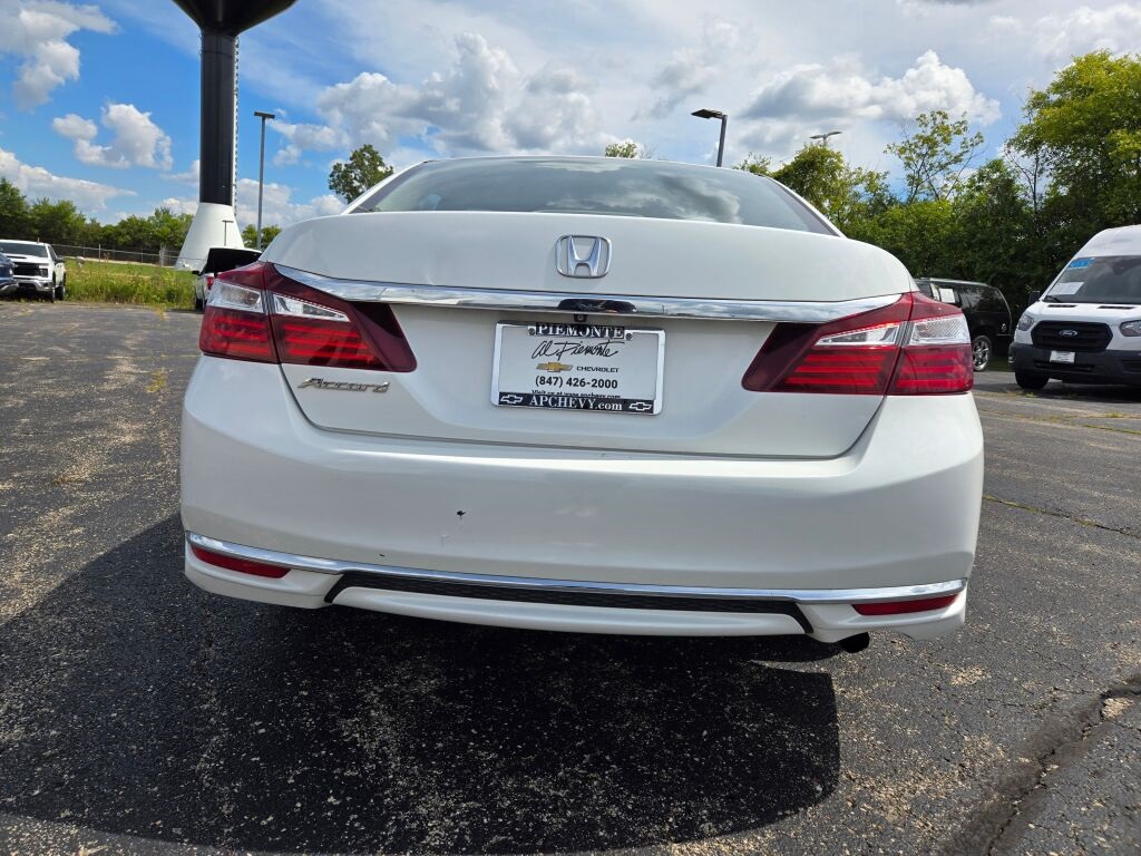 2017 Honda Accord LX photo 9