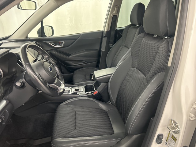 2022 Subaru Forester Premium photo 4