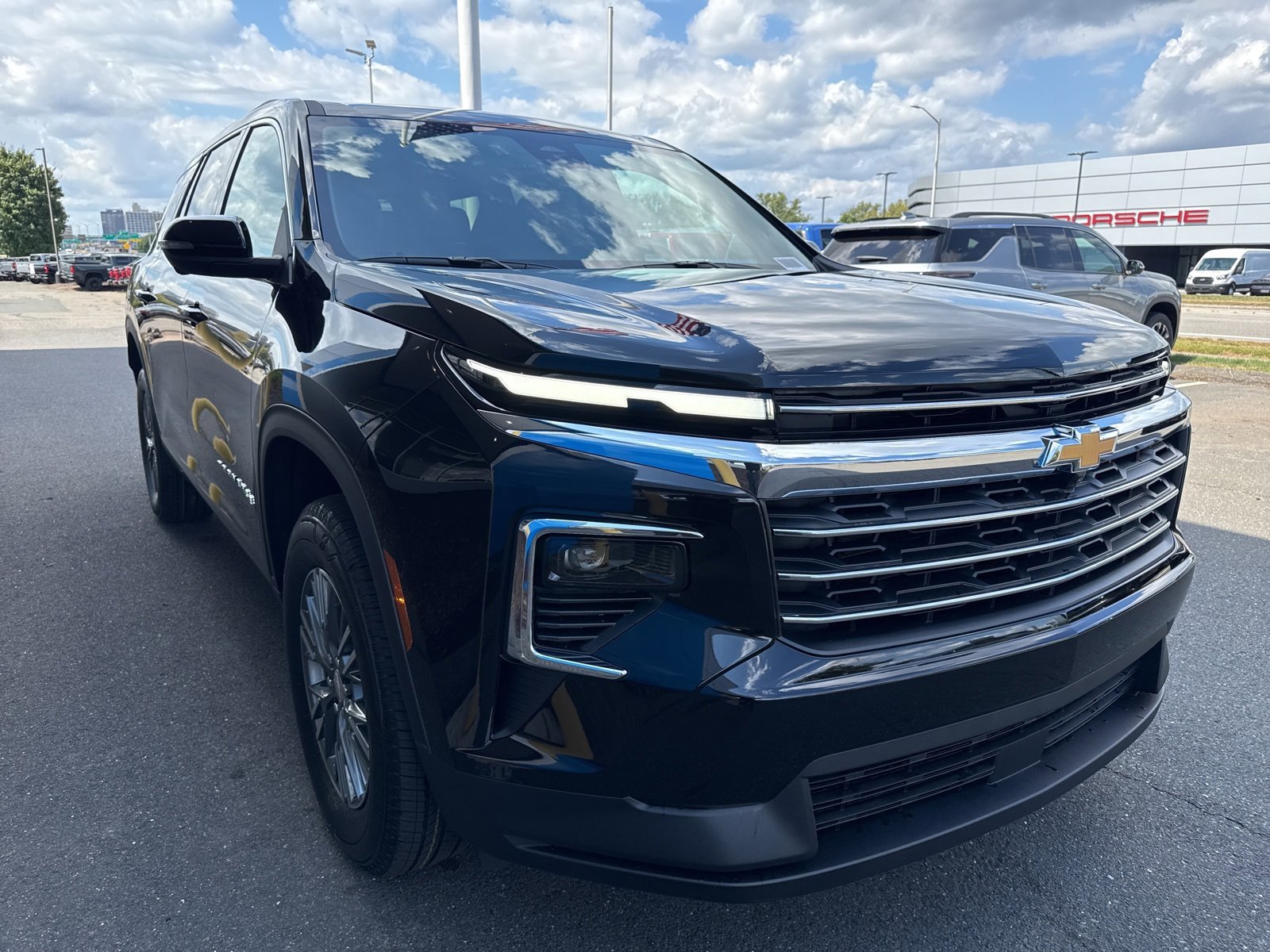 2026 Chevrolet Traverse photo 4