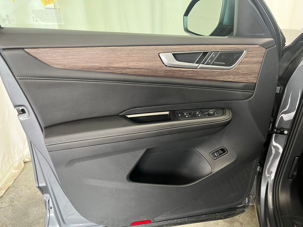 2024 Volkswagen Atlas SEL Premium R-Line photo 9