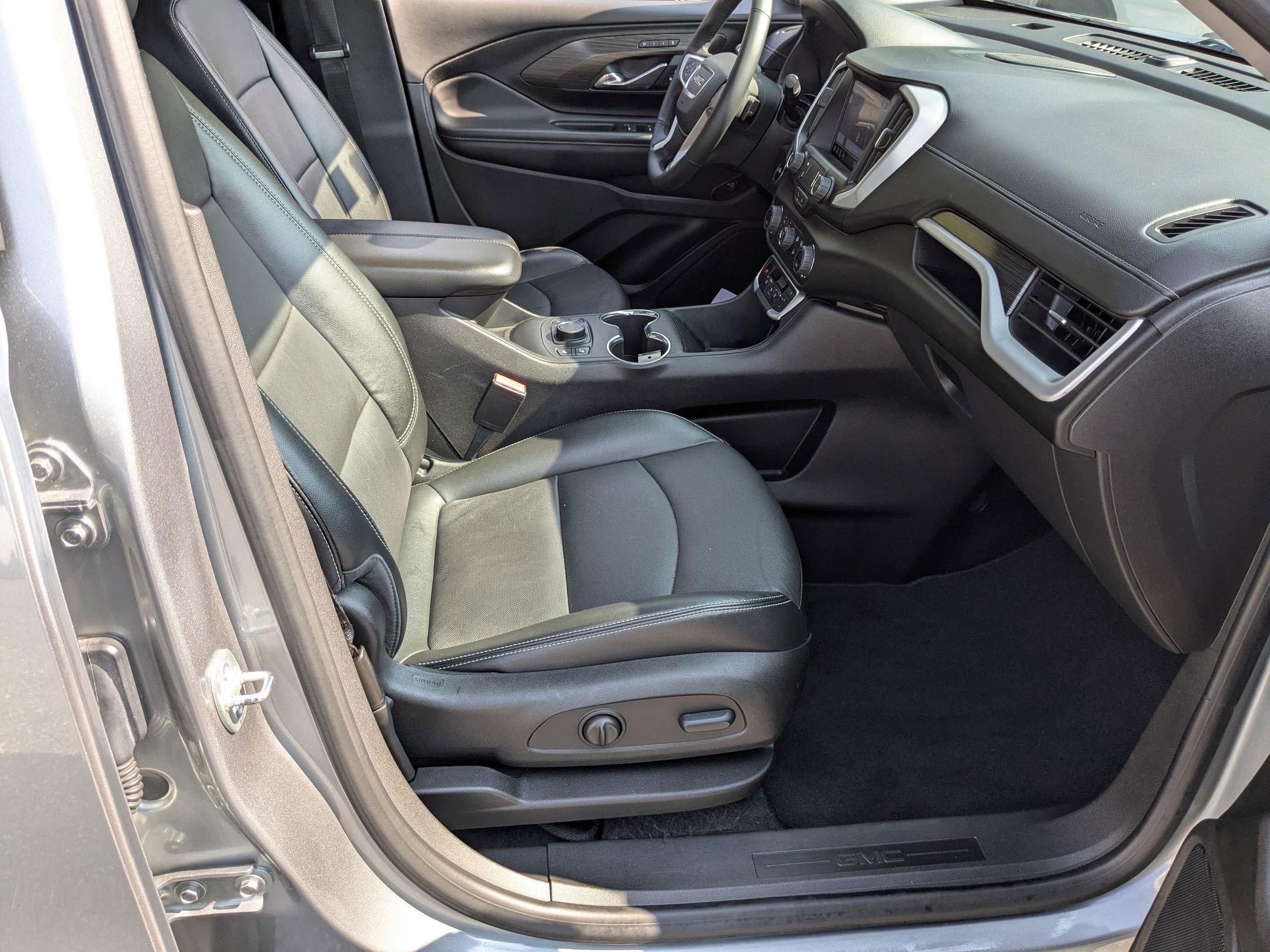 2024 Gmc Terrain SLT photo 38