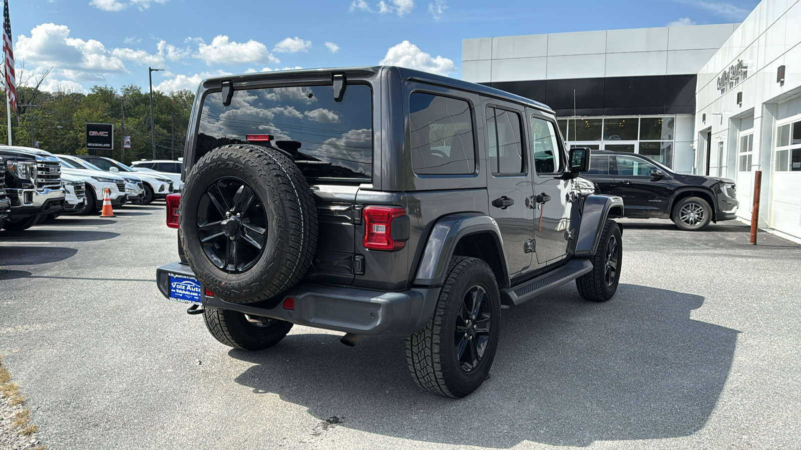 2021 Jeep Wrangler Unlimited Sahara Altitude photo 3