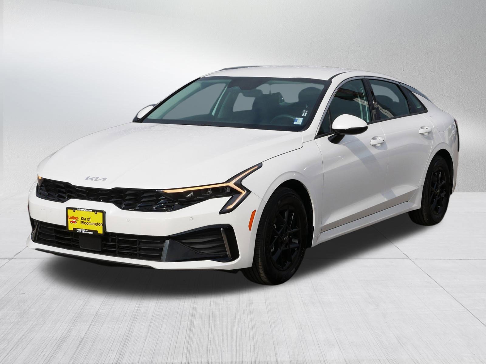 2025 Kia K5 LXS photo 2