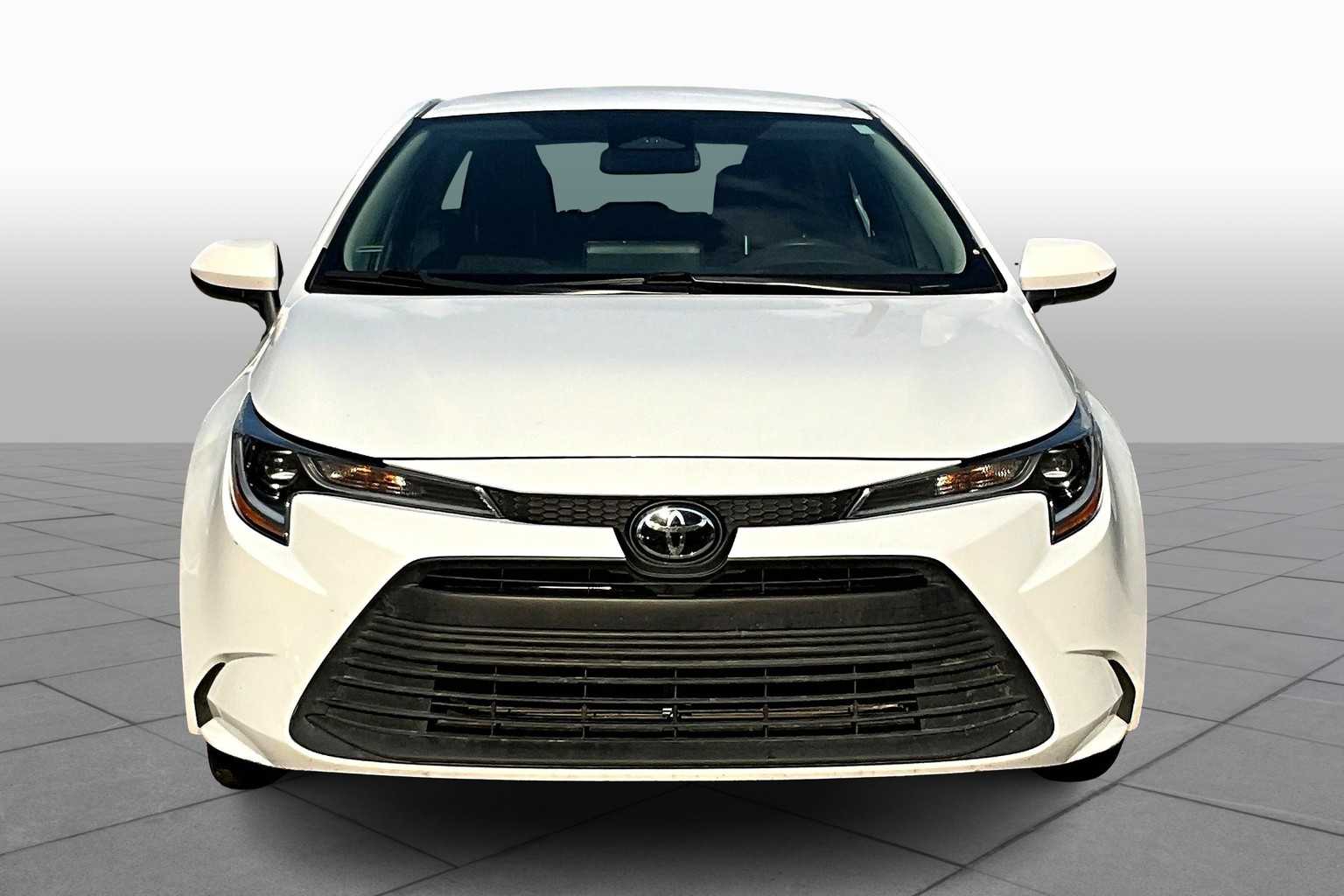 2024 Toyota Corolla LE photo 2