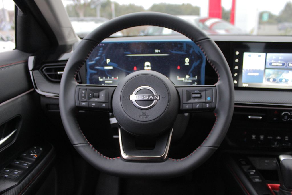 2025 Nissan Kicks SR photo 14