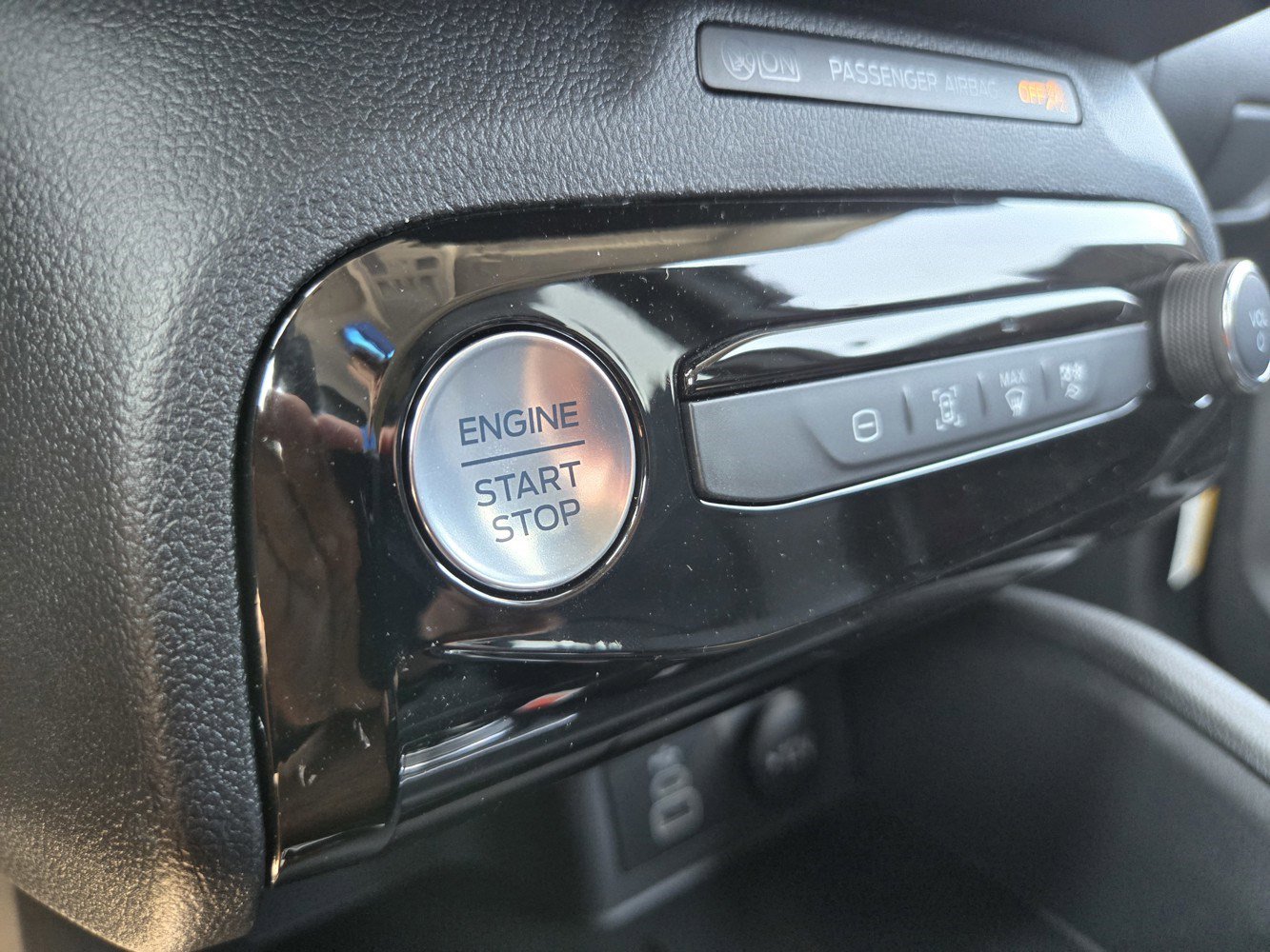2025 Ford Escape Plug-In Hybrid photo 15