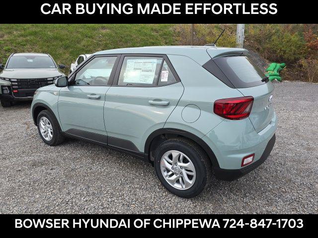 2026 Hyundai Venue SE photo 2