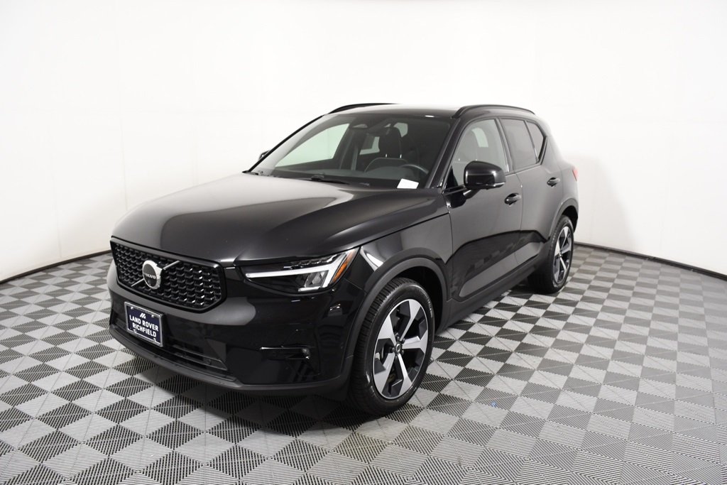2025 Volvo XC40 Plus's photo