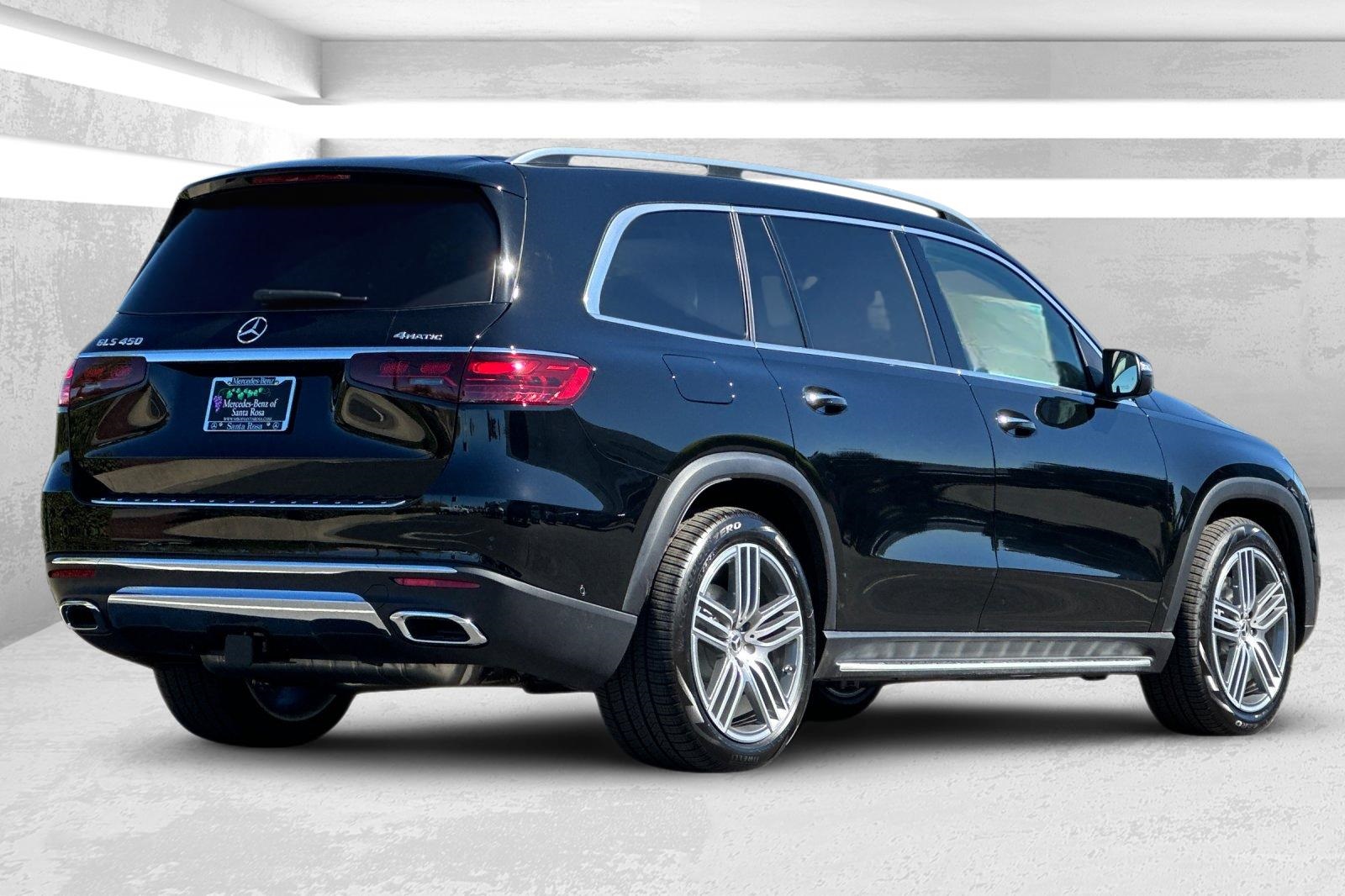 2026 Mercedes Benz GLS 450 4MATIC photo 3