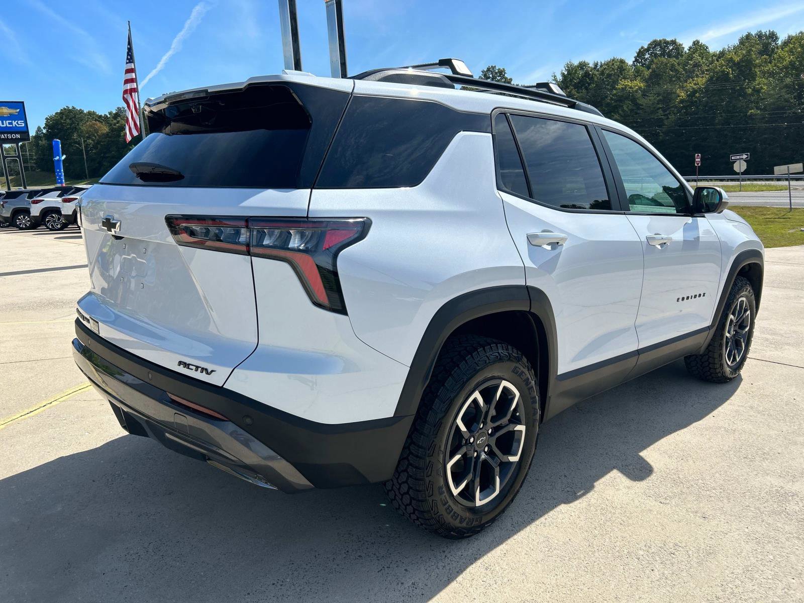 2026 Chevrolet Equinox ACTIV photo 4