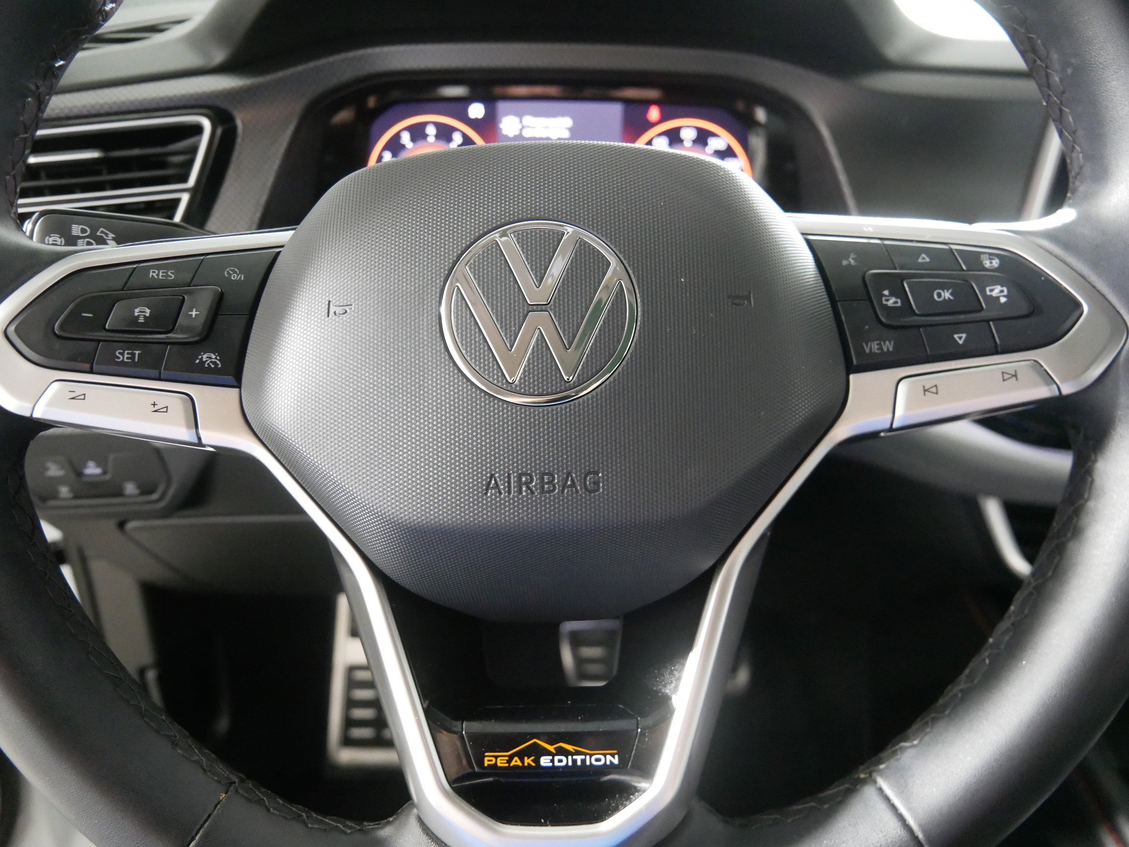 2024 Volkswagen Atlas Peak Edition SE Technology photo 23