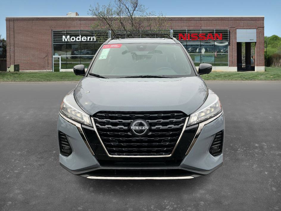 2024 Nissan Kicks SR photo 4