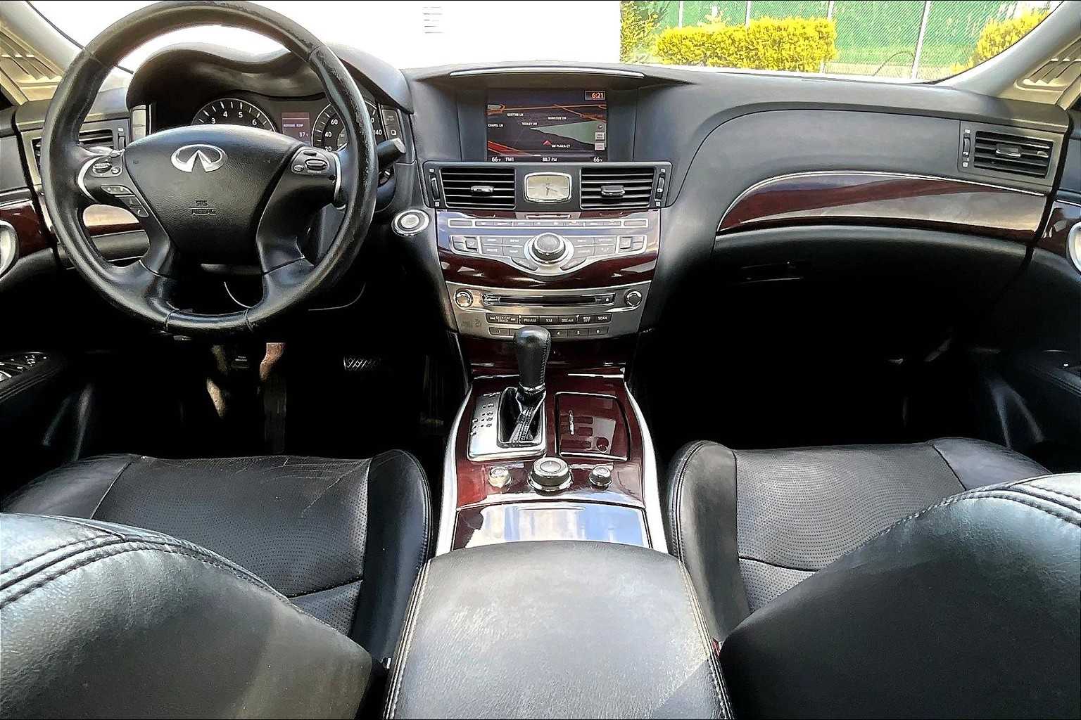 2011 Infiniti M37 photo 13