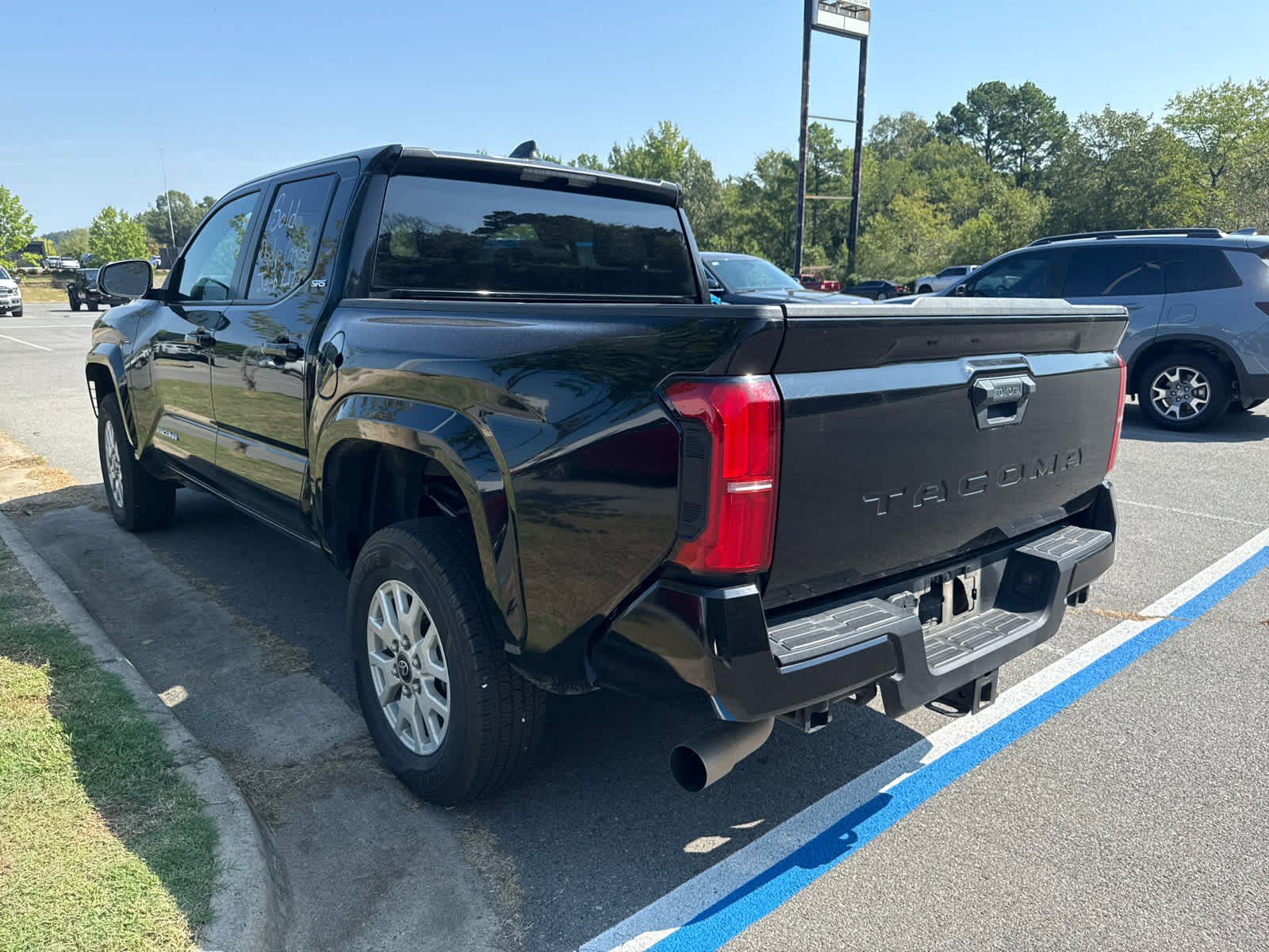 2024 Toyota Tacoma SR5 photo 3