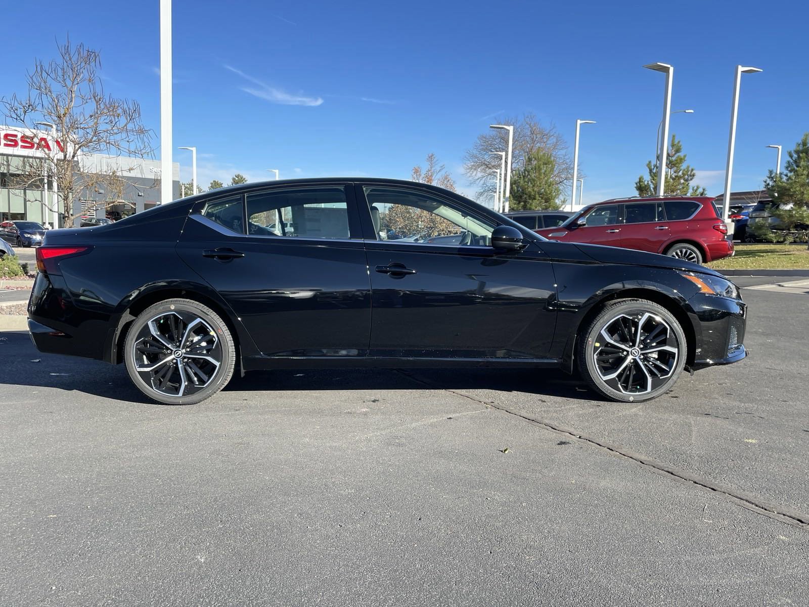 2025 Nissan Altima SR photo 2