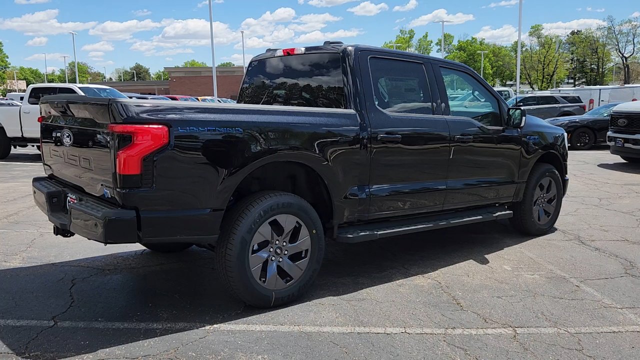 2025 Ford F-150 Lightning photo 10