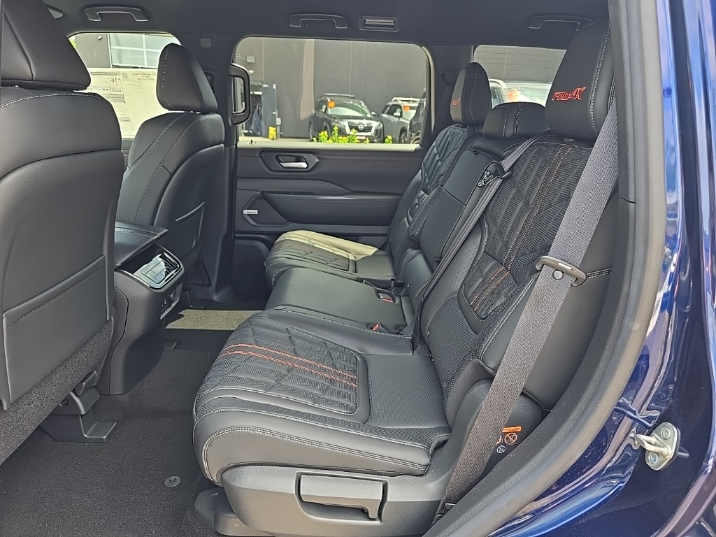 2025 Nissan Armada photo 7