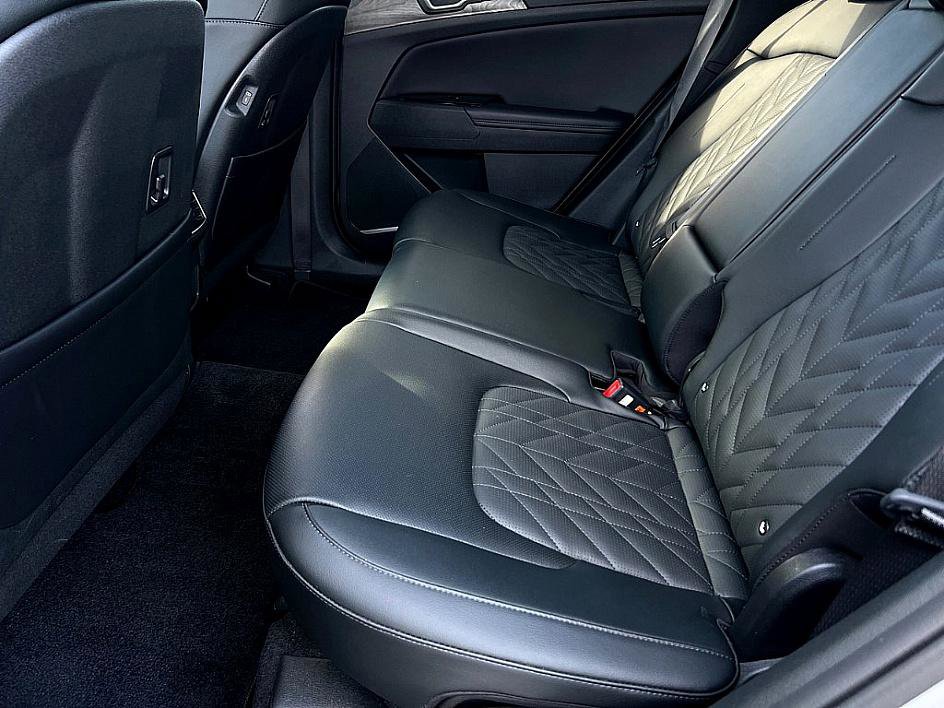 2024 Kia Sportage X-Line photo 7