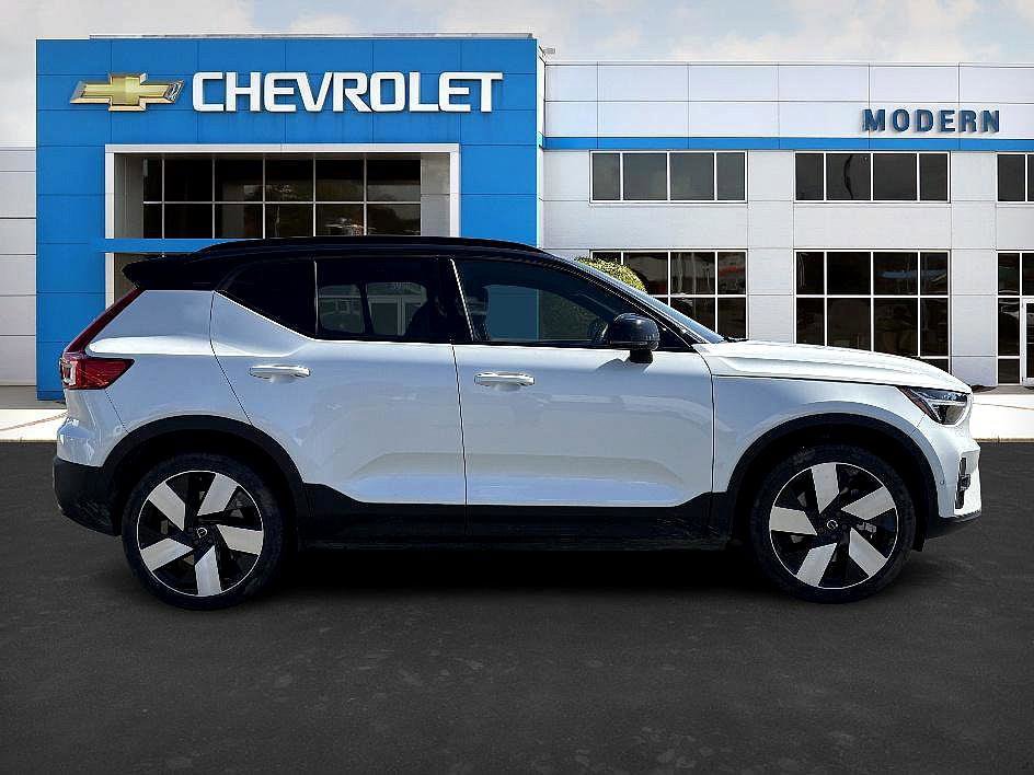2024 Volvo XC40 Recharge Ultimate AWD photo 6