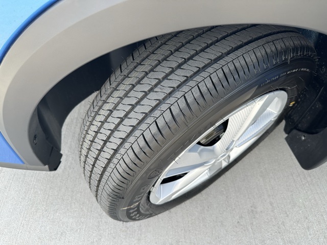 2025 Nissan Kicks Play S photo 30