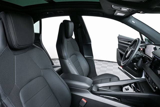 2025 Porsche Macan Electric photo 20