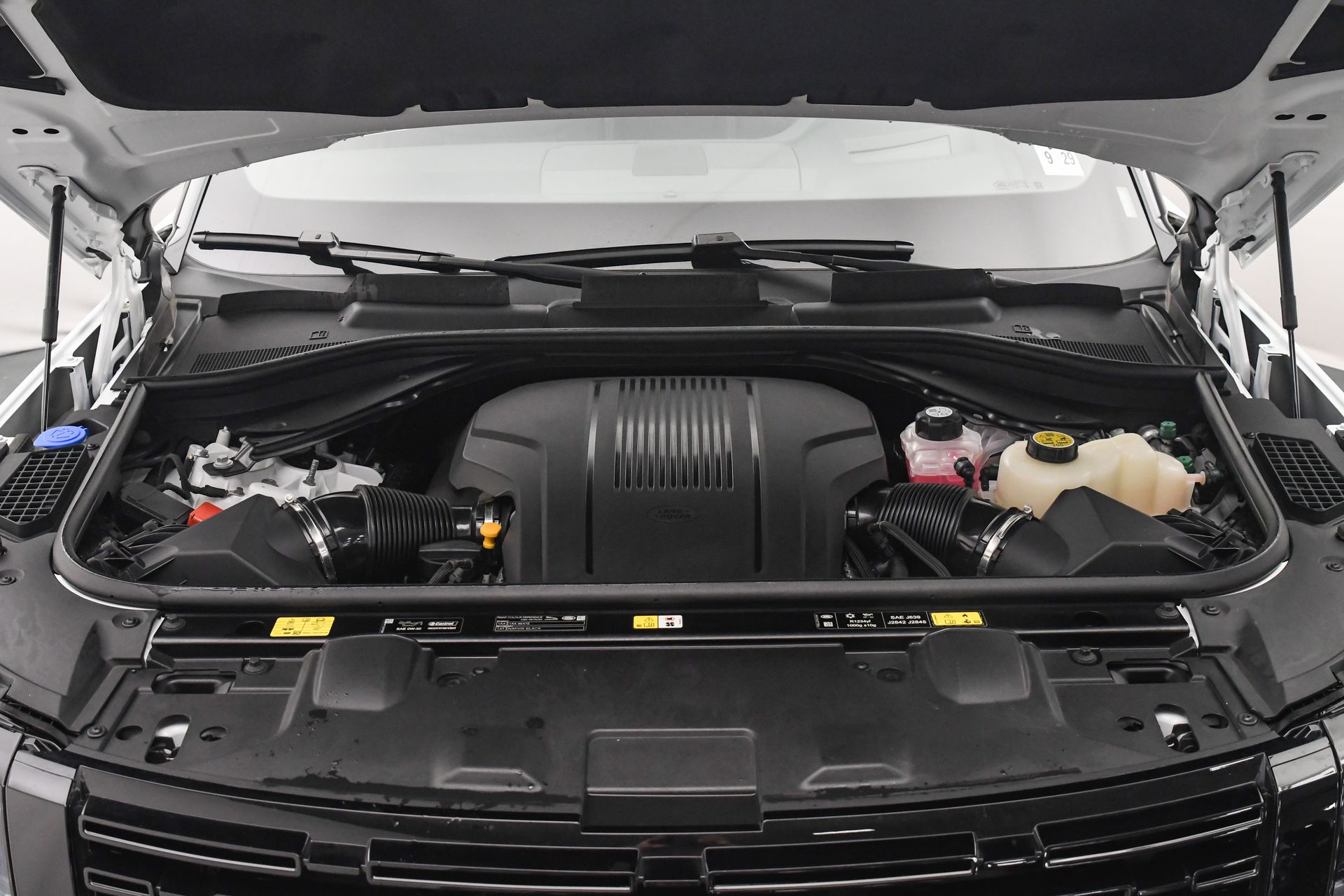 2025 Land Rover Range Rover SE photo 26