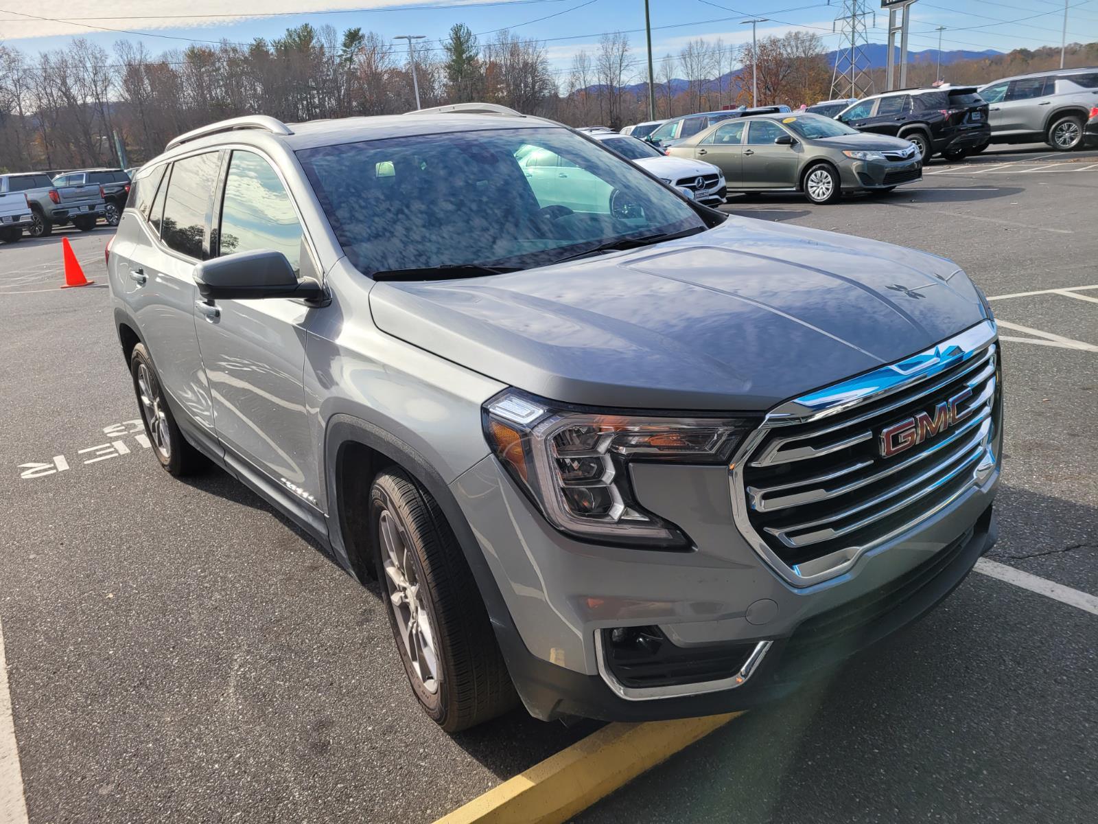 2023 Gmc Terrain SLT photo 2