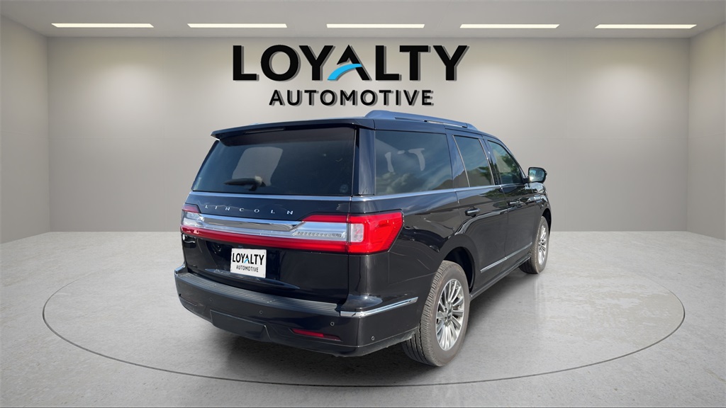 2021 Lincoln Navigator Standard photo 5