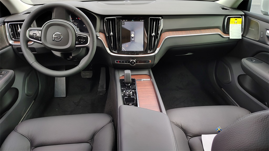 2026 Volvo V60 Cross Country B5 Plus photo 12