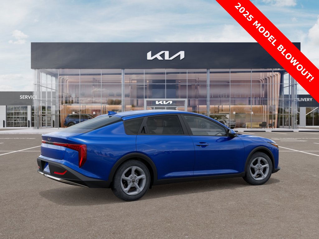 2025 Kia K4 LXS photo 3