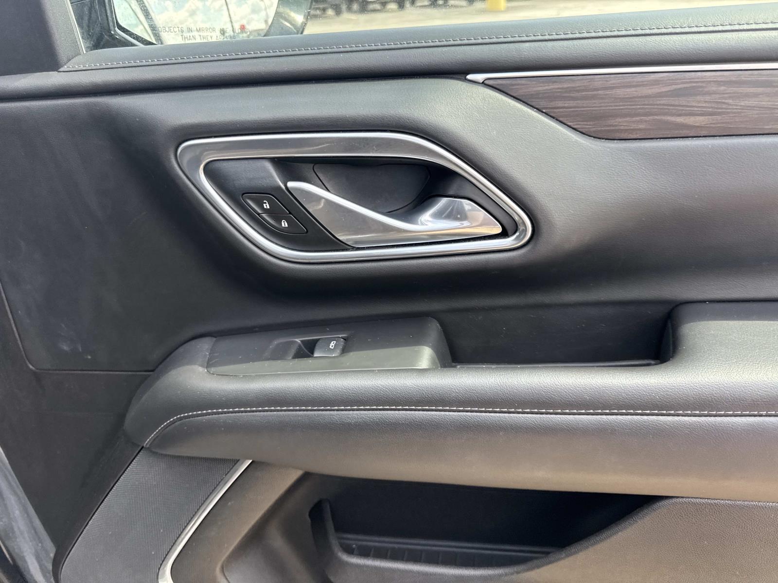 2021 Chevrolet Suburban LT photo 11