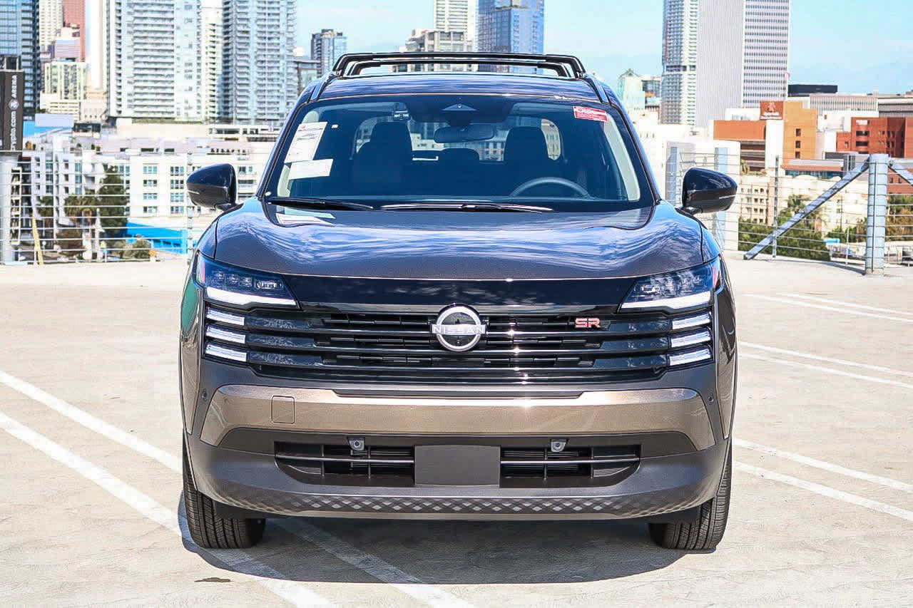 2026 Nissan Kicks SR photo 2