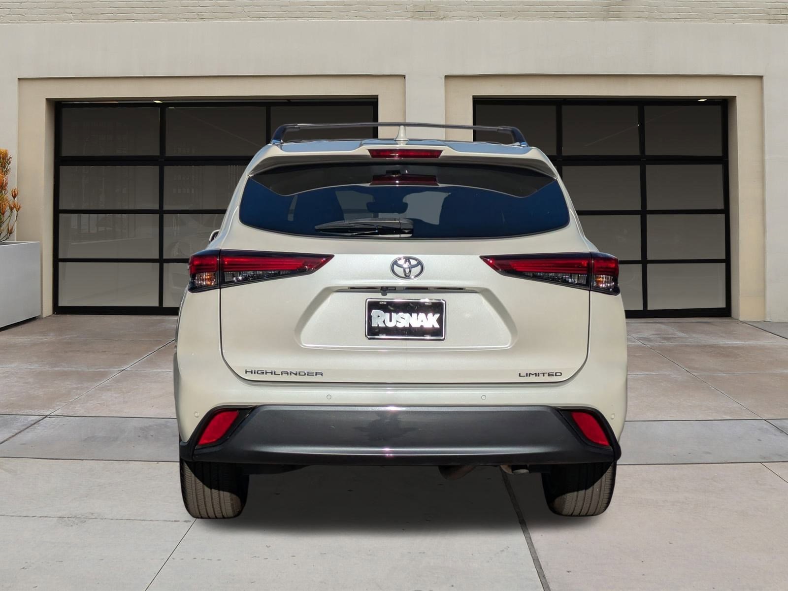 2020 Toyota Highlander Limited photo 4