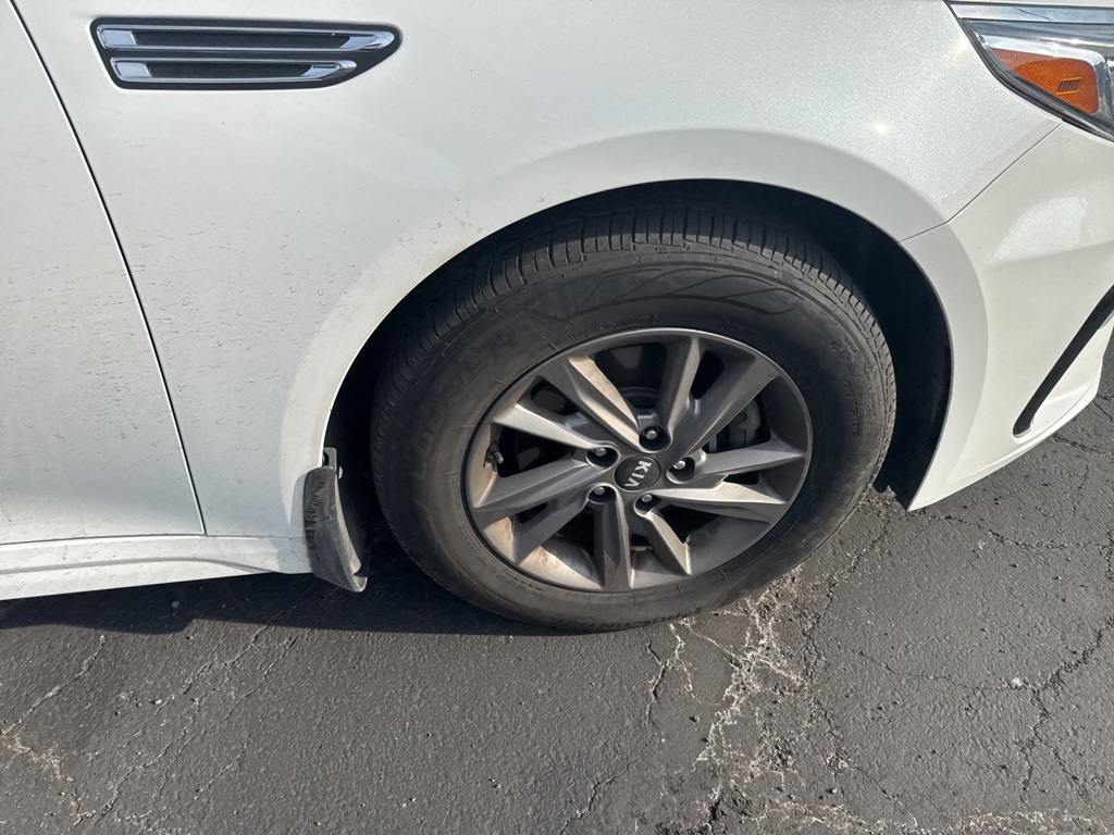 2020 Kia Optima LX photo 8