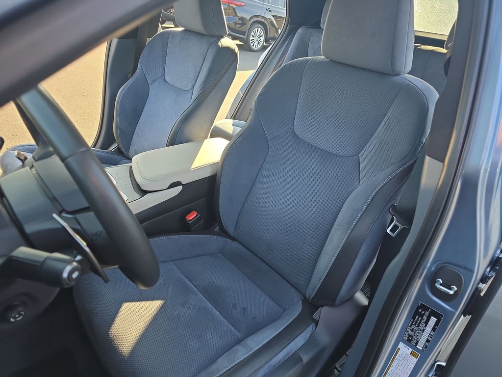 2023 Lexus RZ 450e Luxury photo 14