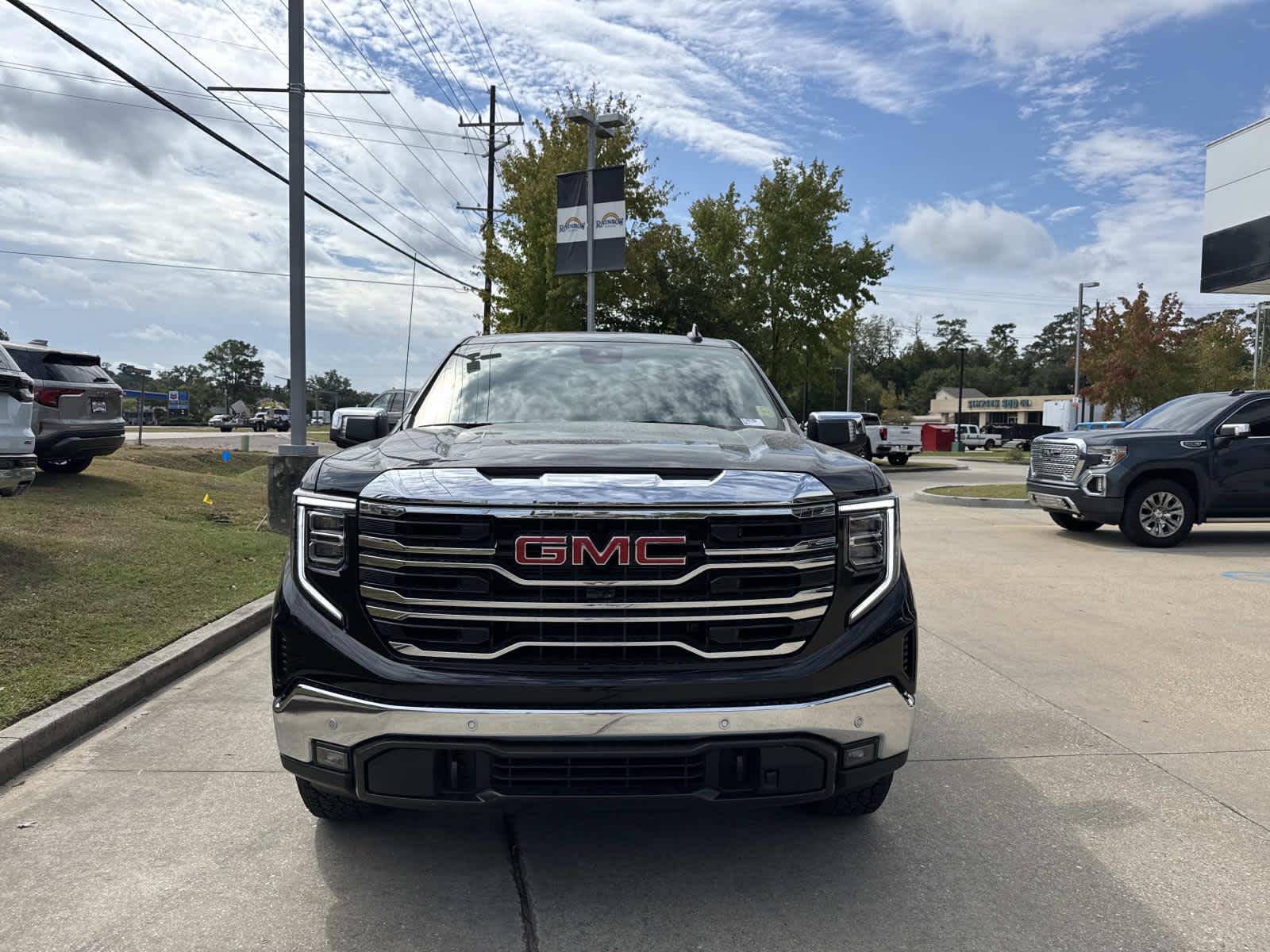 2026 Gmc Sierra 1500 SLT photo 2