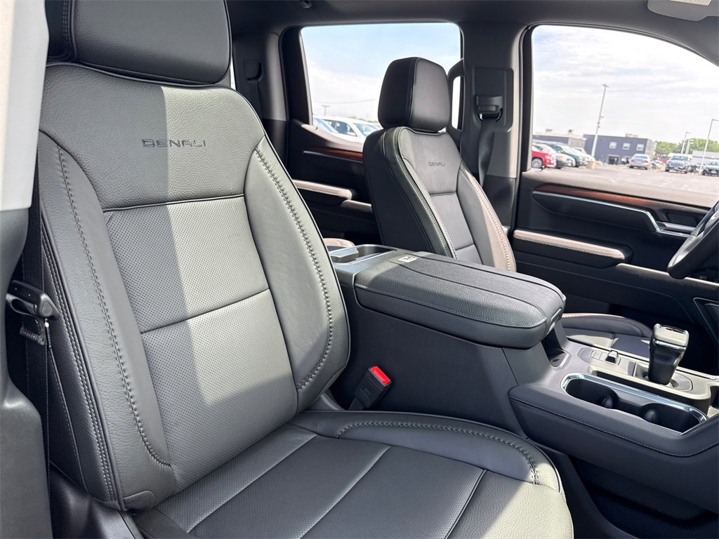 2025 Gmc Sierra Denali photo 38